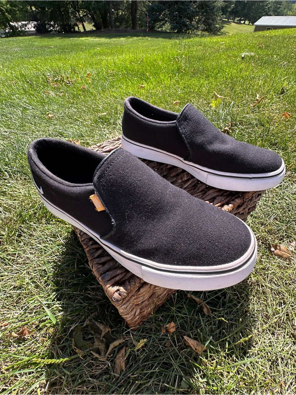 NIKE Court Royale AC SLP Black colorway size 6